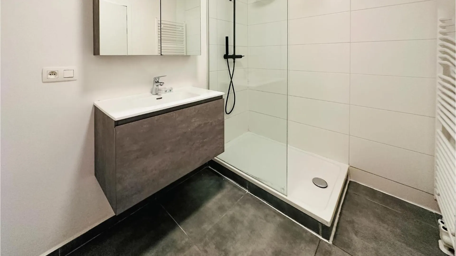 1 Bedroom Nice Apartment In Oostende  Ostend